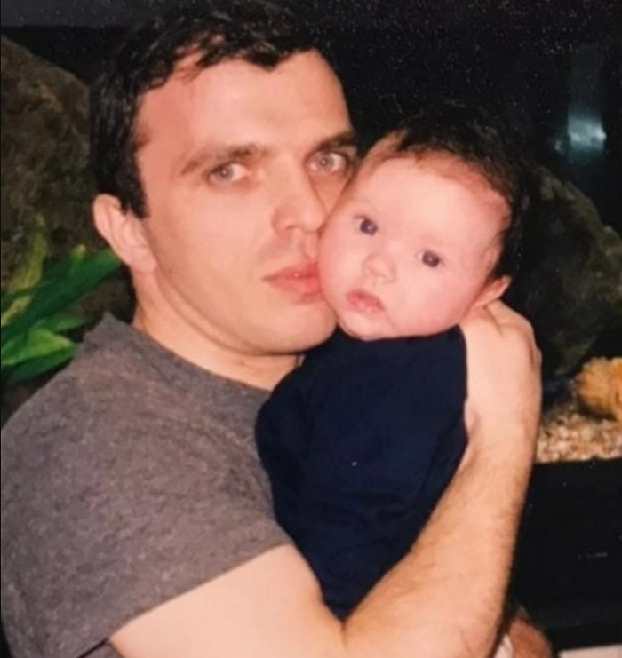 Майя в детстве с папой