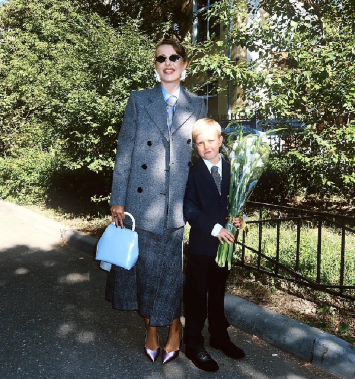 Платон учится во втором классе престижной гимназии