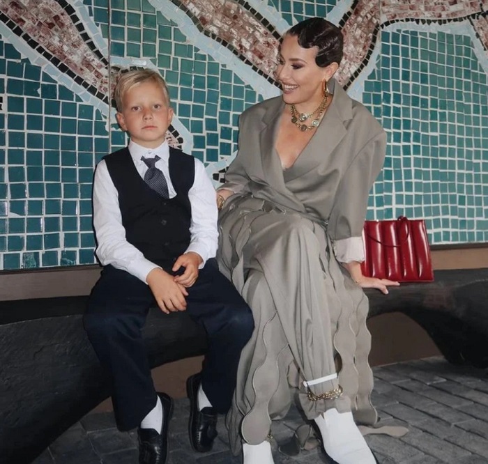 По словам Ксении, сын не хочет пополнения в семействе