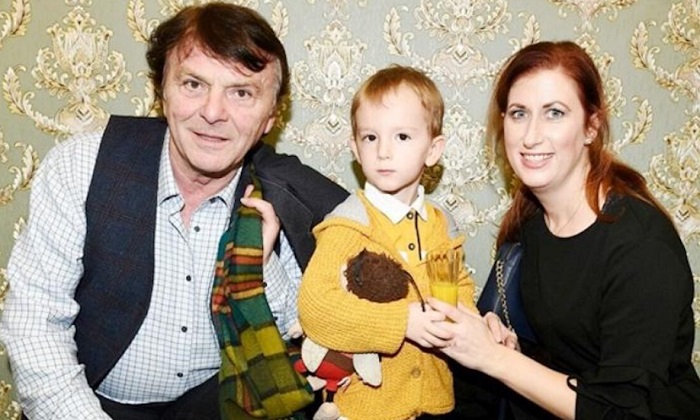 Павел Травничек с четвертой женой и маленьким сыном