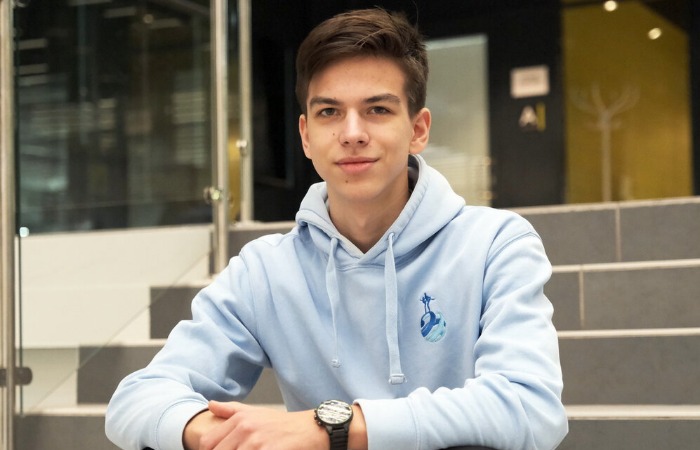 Петр Гуменник.