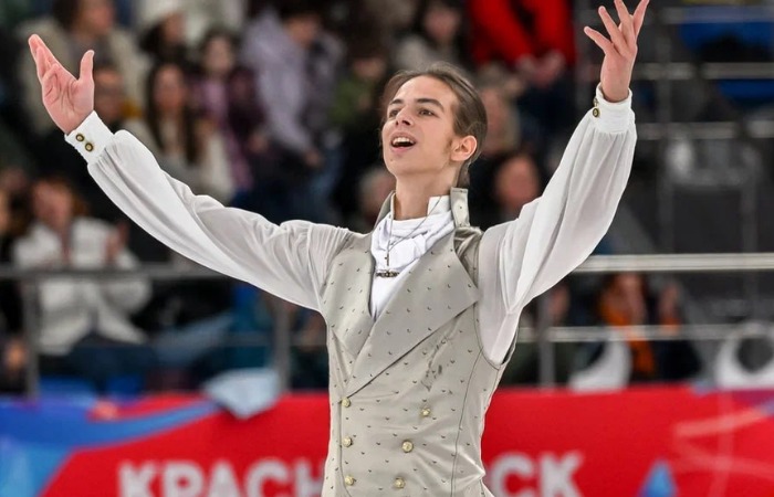 Петр Гуменник.