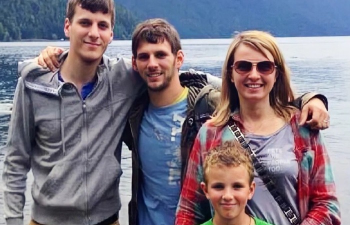 Дети и жена Сергея Газарова. Дети и жена Сергея Газарова.