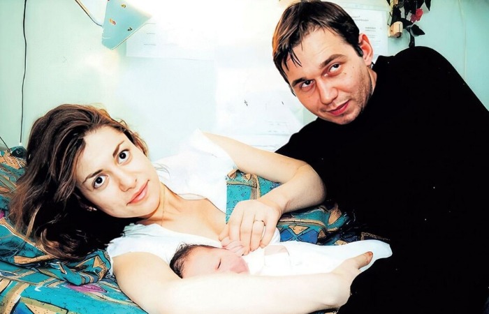 Анна Ковальчук и Анатолий Ильиченко со Златой.