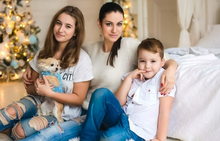 Анна Ковальчук с детьми.