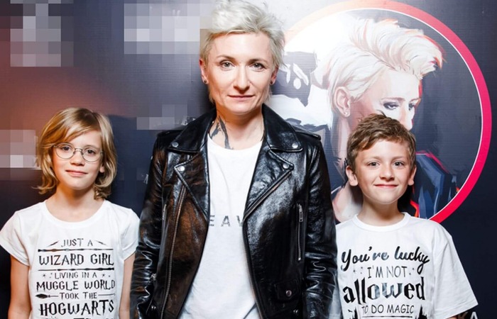 Диана Арбенина с детьми.