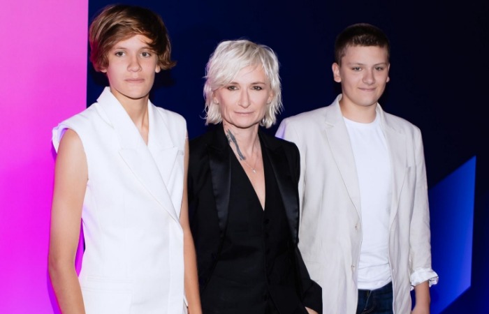 Диана Арбенина с детьми.