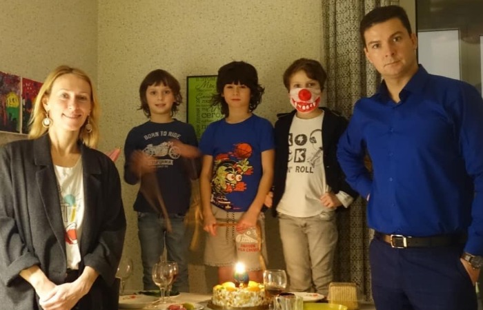 Мария Болтнева и Георгий Лежава с детьми.