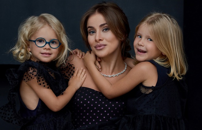 Тата Мамиашвили с дочками. Тата Мамиашвили с дочками.