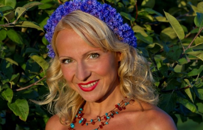 Лена Василек.