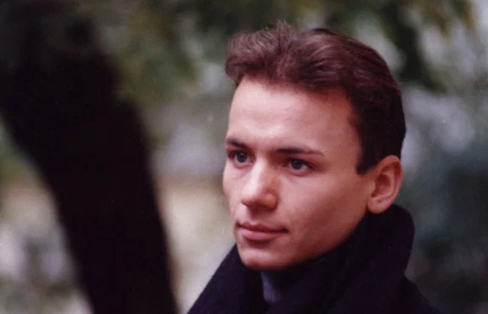 Александр Олешко в молодости. Александр Олешко в молодости.