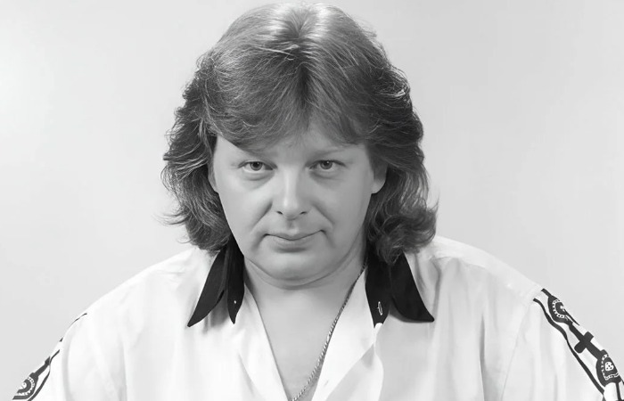 Юрий Антонов в молодости. Юрий Антонов в молодости.