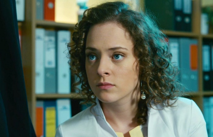 Аглая Тарасова в роли Софьи Калининой. Аглая Тарасова в роли Софьи Калининой.