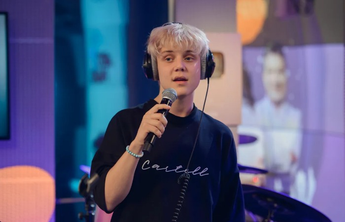 Ваня Дмитриенко.