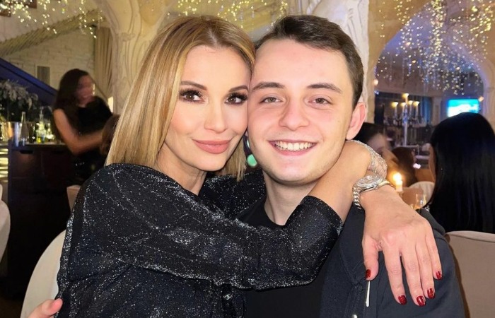 Ольга Орлова с Артемом. Ольга Орлова с Артемом.