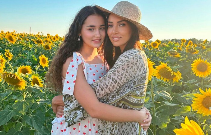 Алсу с Сафиной. Алсу с Сафиной.