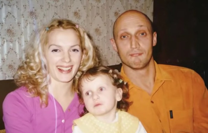 Мария Порошина и Гоша Куценко с дочкой Полиной. Мария Порошина и Гоша Куценко с дочкой Полиной.