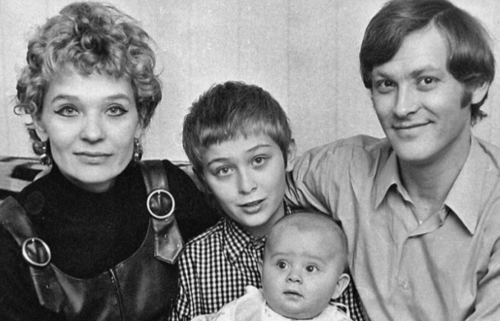 Светлана Светличная с семьей. Светлана Светличная с семьей.