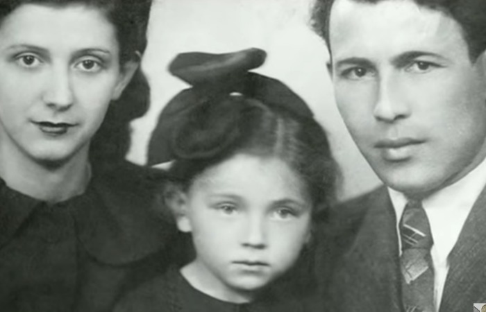 Лариса Рубальская с родителями.