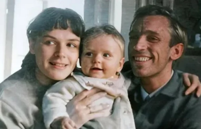 Геннадий Нилов с женой и сыном Алексеем.