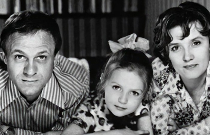 Юлия Меньшова с родителями.