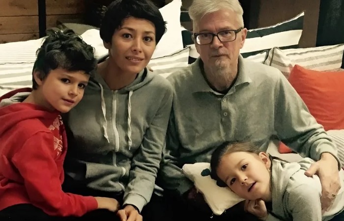 Екатерина Волкова с Эдуардом Лимоновым и детьми.