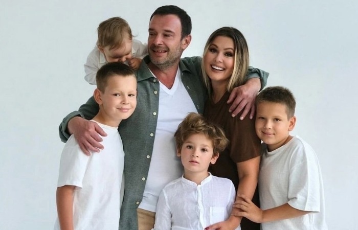 Мария Кожевникова с семьей.