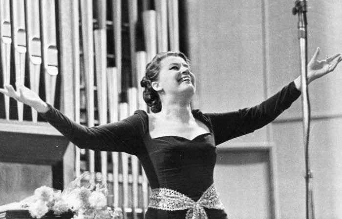 Елена Образцова в молодости.