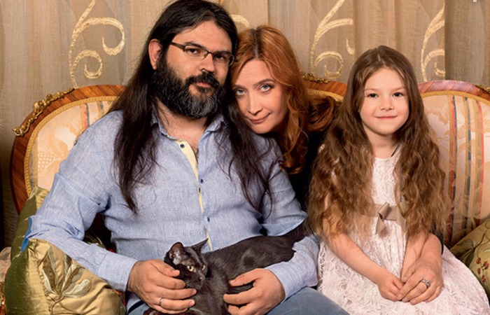 Елена Макарова со вторым мужем и дочкой.