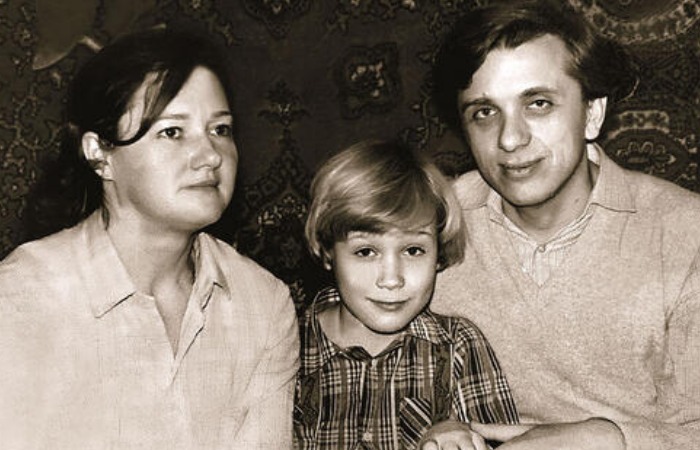 Евгений Стеблов с Татьяной и сыном. Евгений Стеблов с Татьяной и сыном.