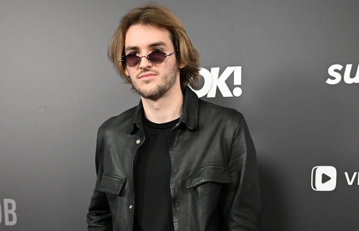 Артем Черницын.