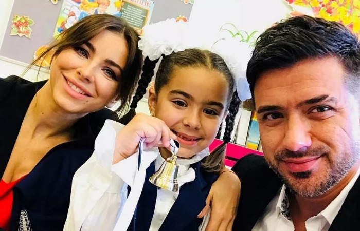 Ани Лорак и Мурат Налчаджиоглу с дочкой. Ани Лорак и Мурат Налчаджиоглу с дочкой.