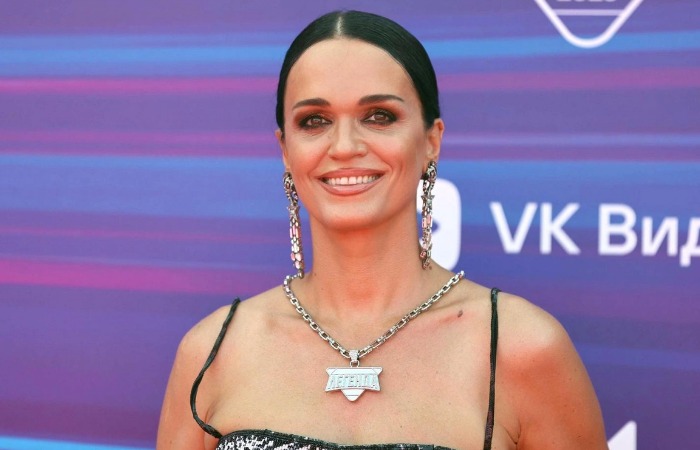 Певица Слава. Певица Слава.