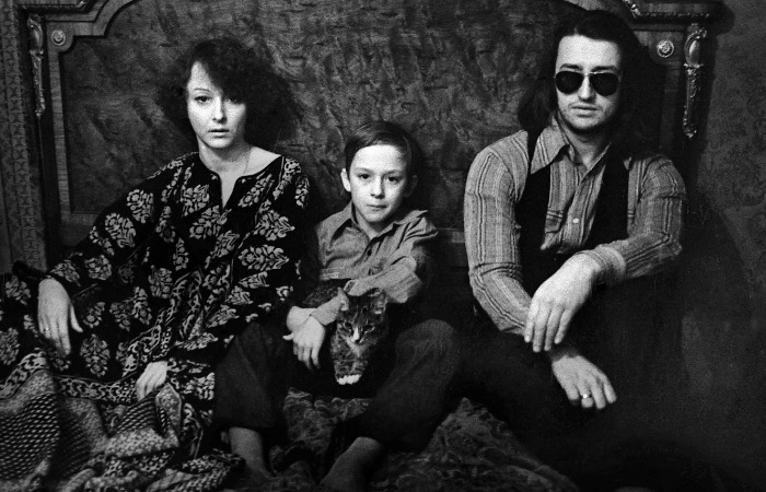 Александр Градский с Анастасией Вертинской и ее сыном. Александр Градский с Анастасией Вертинской и ее сыном.