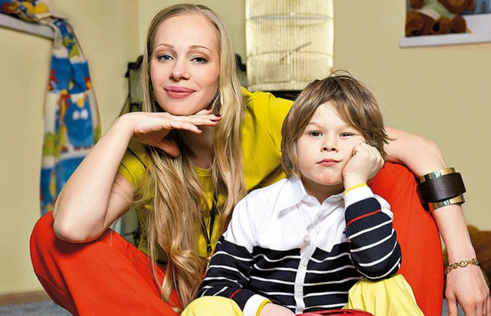 Олеся Рудакова с сыном. Олеся Рудакова с сыном.