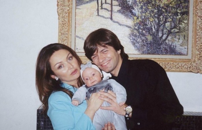 Елена и Дмитрий Маликовы со Стефанией.