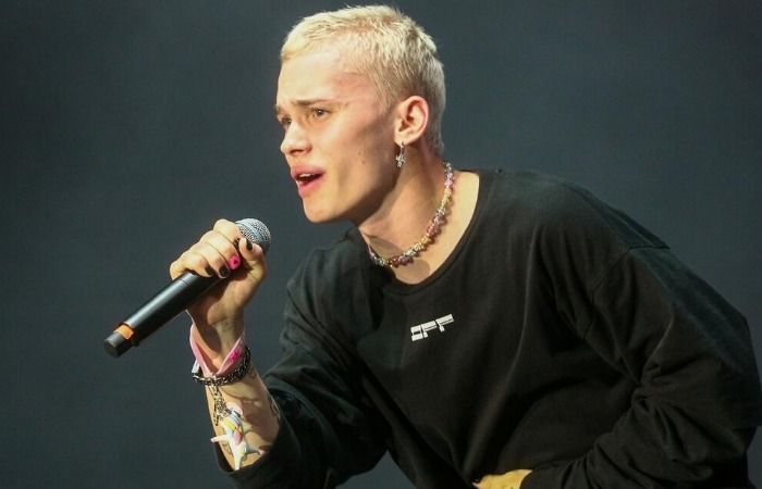 Даня Милохин.