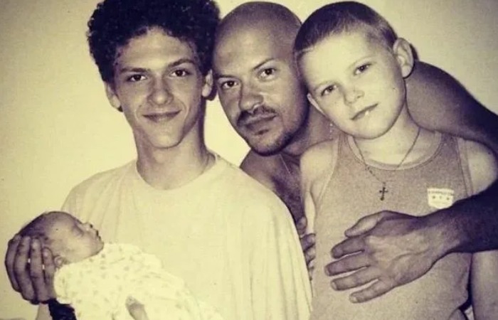 Федор Бондарчук с сыном Сергеем, дочкой Варварой и племянником Константином Крюковым