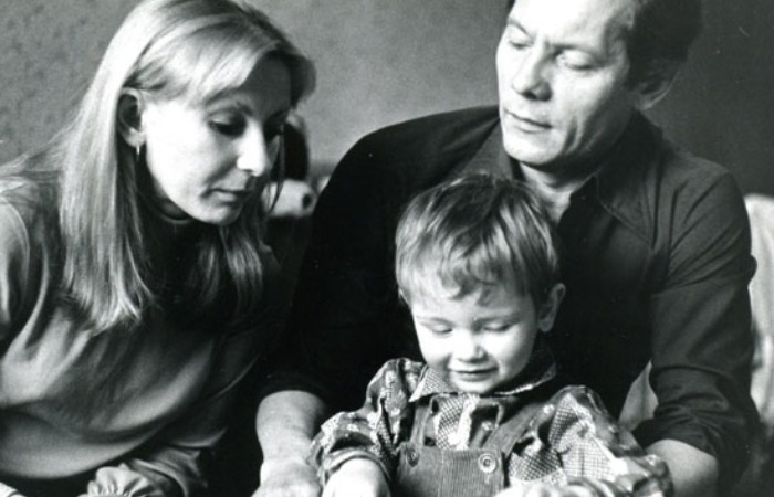 Ирина Маликова и Михаил Жигалов с сыном Василием.