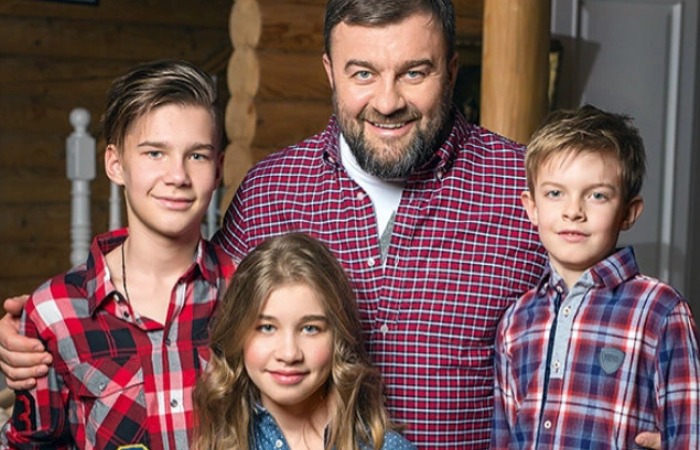 Михаил Пореченков с детьми. Михаил Пореченков с детьми.