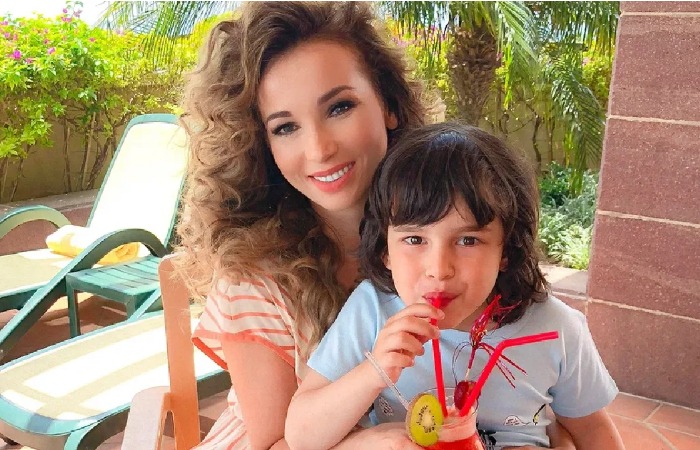 Анфиса Чехова с сыном Соломоном.