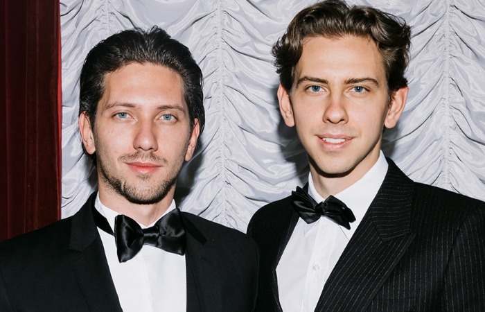 Юрий Киселев с братом Владимиром, который также связал жизнь с шоу-бизнесом.