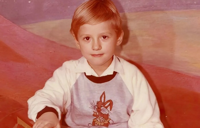 Андрей Гайдулян в детстве. Андрей Гайдулян в детстве.