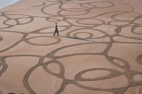 Узоры на песке от Андреса Амадора