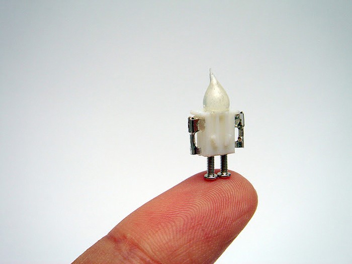 Astrono, Mr. RoBot и другие — миниатюрные роботы из старых деталей