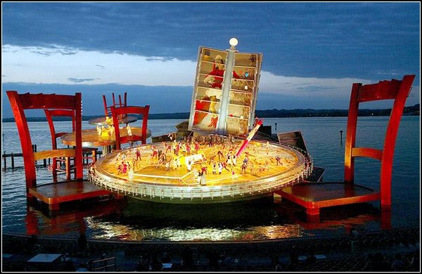 Оперный фестиваль на плавучей сцене в Брегенце