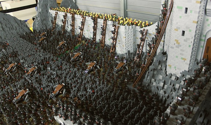 Битва при Хельмовой Пади. Масштабная батальная панорама из LEGO от Гоэла Кима (Goel Kim)