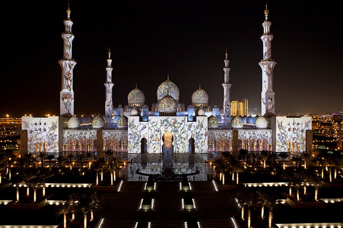 Светящаяся мечеть – новое чудо ОАЭ