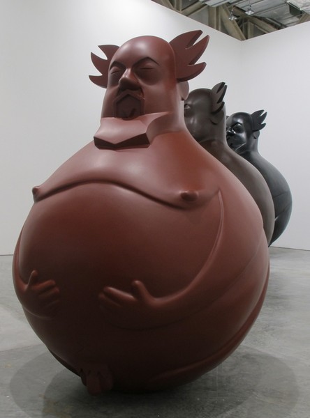 Aibudao – скульптуры-неваляшки от Аи Вейвея (Ai Weiwei) и Эрика Соу (Eric So)