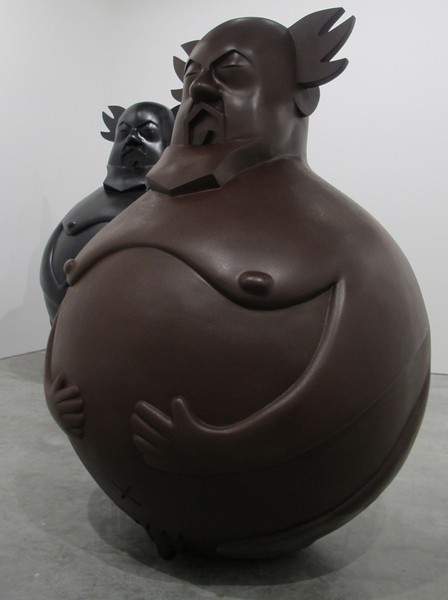 Aibudao – скульптуры-неваляшки от Аи Вейвея (Ai Weiwei) и Эрика Соу (Eric So)